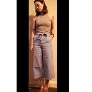 Light blue, cropped linen pants.